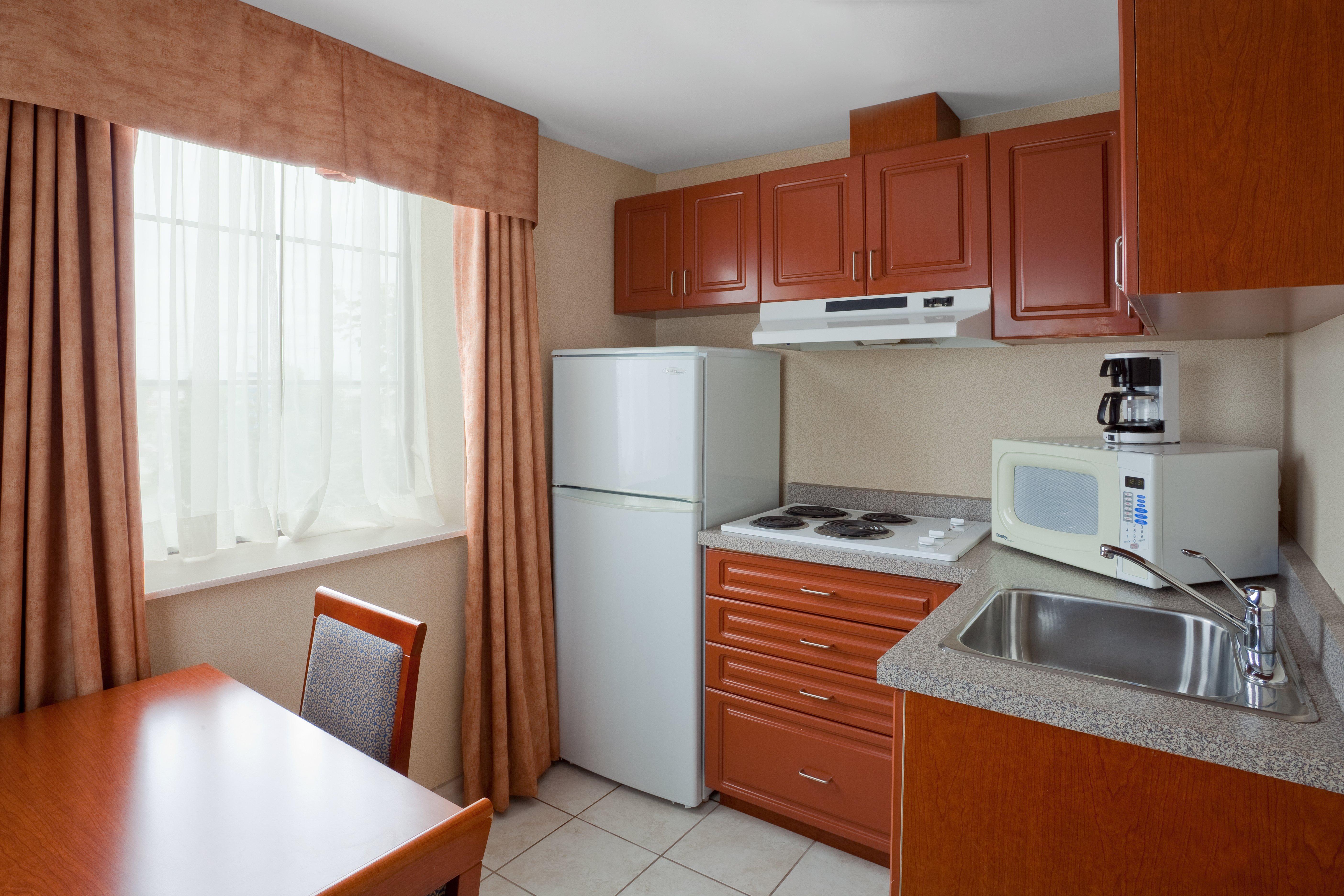 Holiday Inn Express Hotel & Suites Barrie By Ihg Exterior foto
